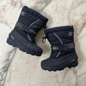 Sorel Black and Gray Snow Boots kids… with felt lining